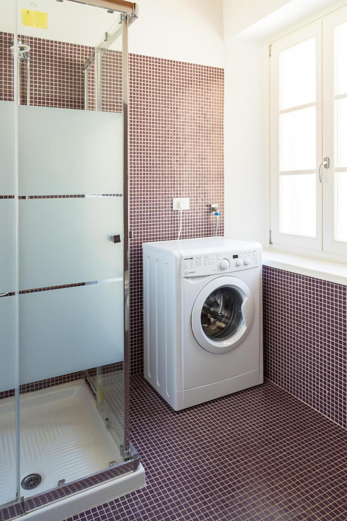 Double Private Parking, 2 Bedrooms & 2 Bathrooms - Elegant Apartment In Old Town Udine Exteriör bild