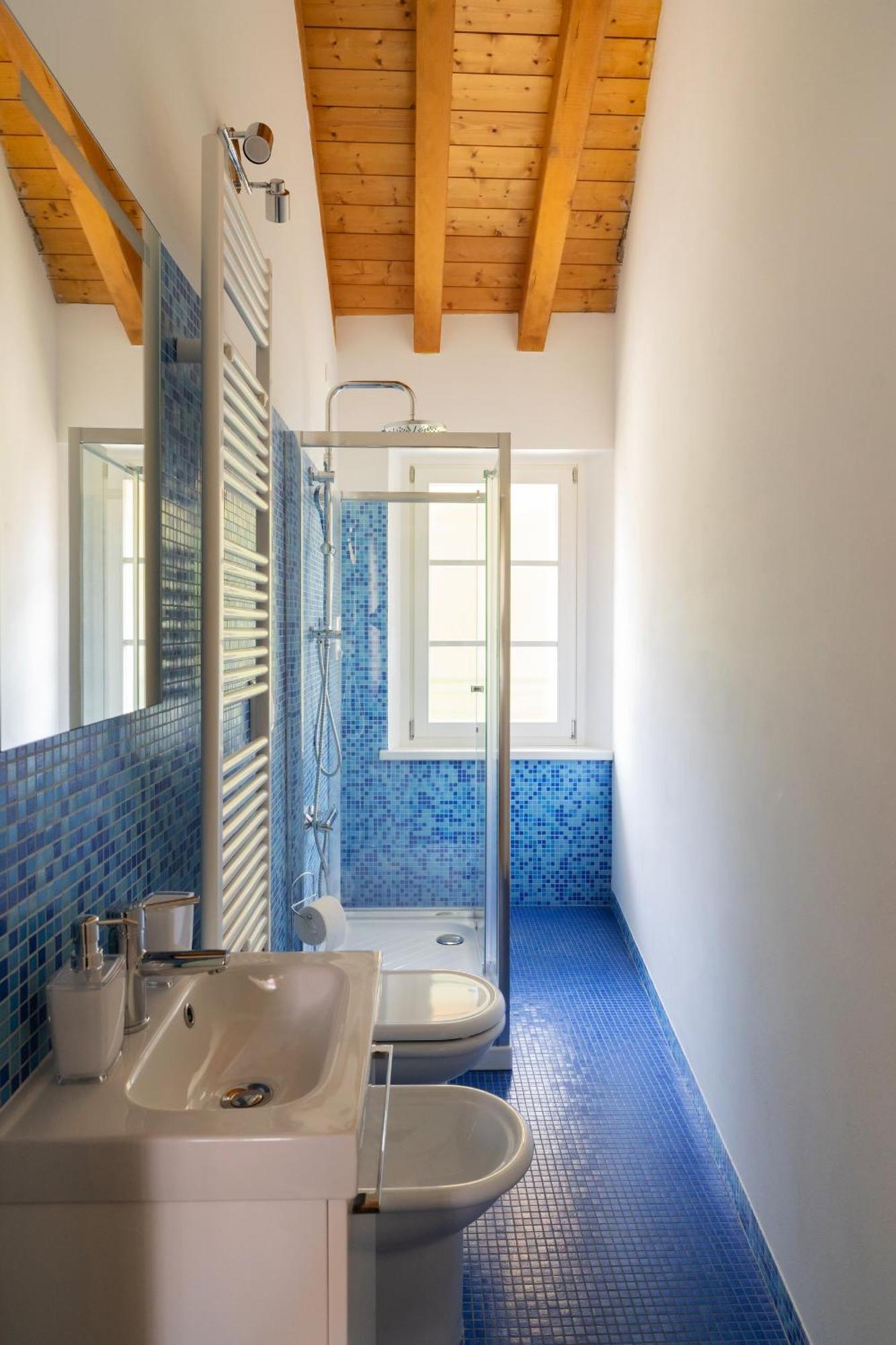 Double Private Parking, 2 Bedrooms & 2 Bathrooms - Elegant Apartment In Old Town Udine Exteriör bild